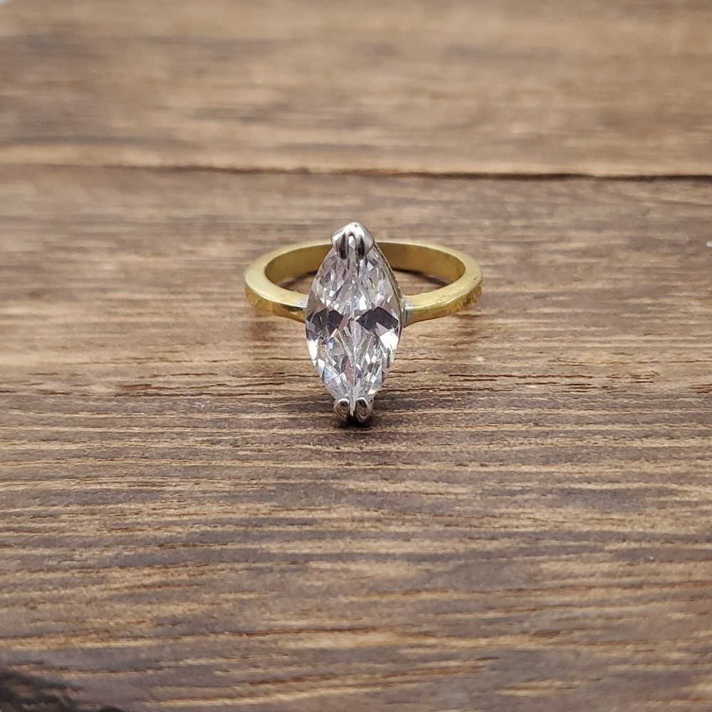 Size 6 R545 diamond cut‎ glass crystal ring 💍 Hollywood starlet